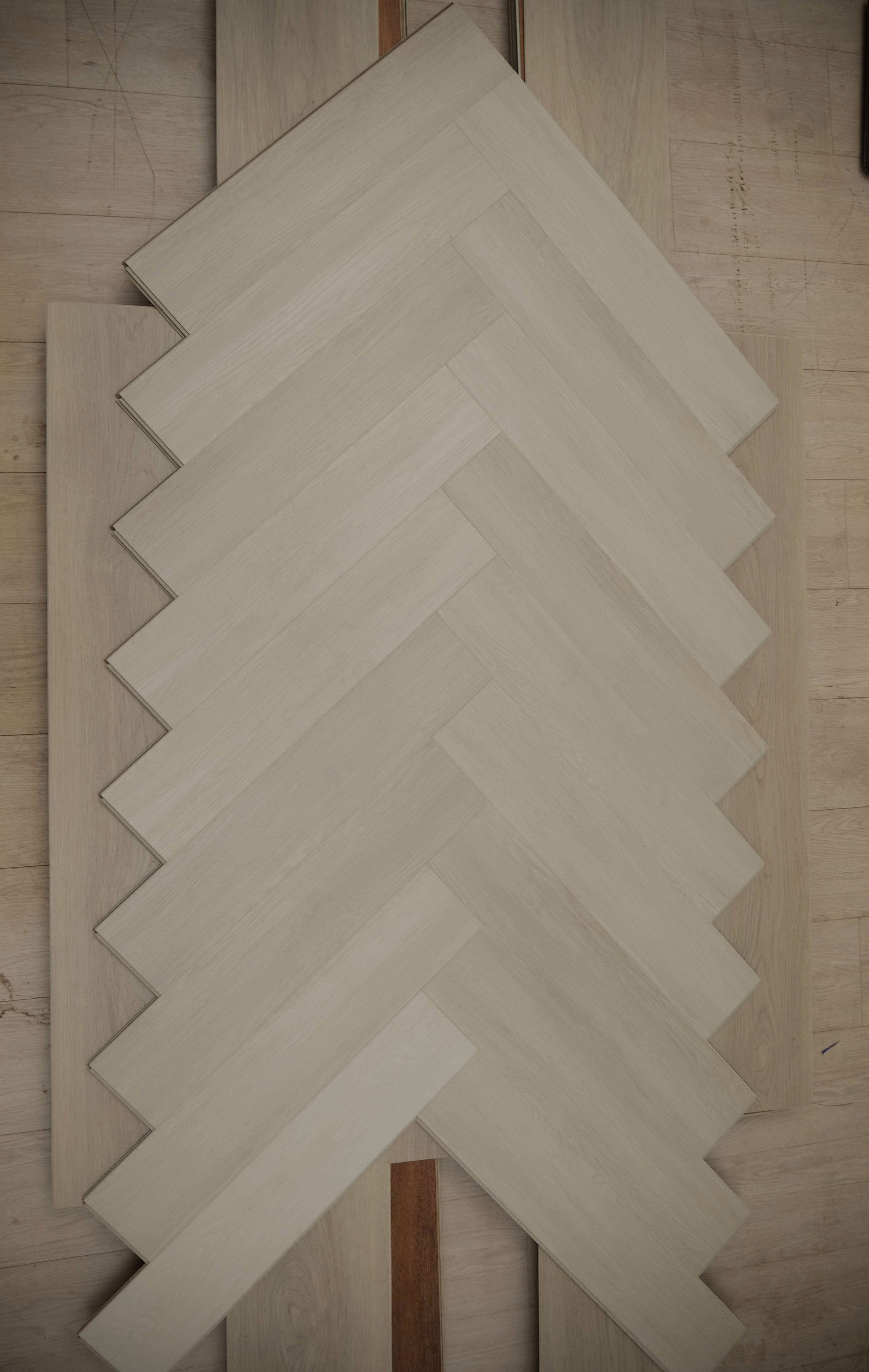 Кварцвиниловая плитка Evofloor клеевая Parquet Glue Уайтфорд Whiteford PG3040-1-2.5 венгерская елка 762×152,4×2,5